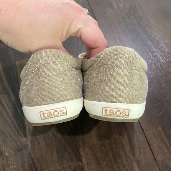 Taos star khaki wash canvas sneaker size 8 some spots on the left shoelace - Picture 16 of 17